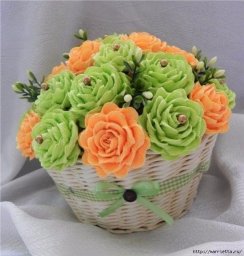 Цветы из гофрированной бумаги