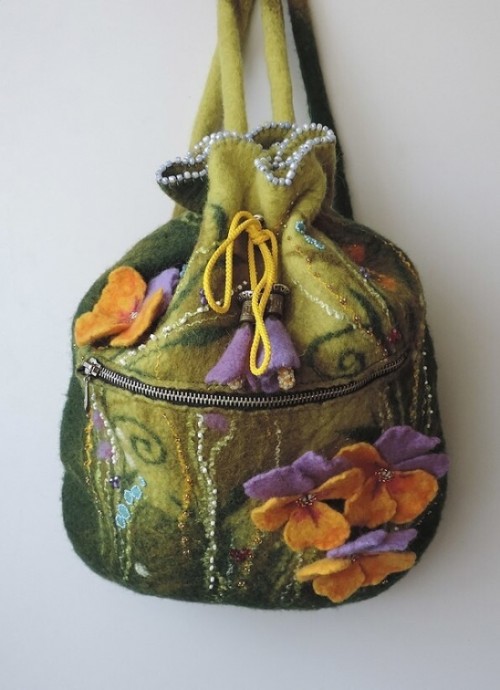 ​Идеи создания валяных из шерсти очень красивых рюкзаков