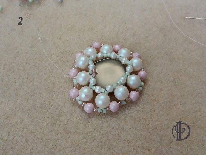 Лунная брошь с кабошоном-лунасофтом Лунная брошь с кабошоном-лунасофтом