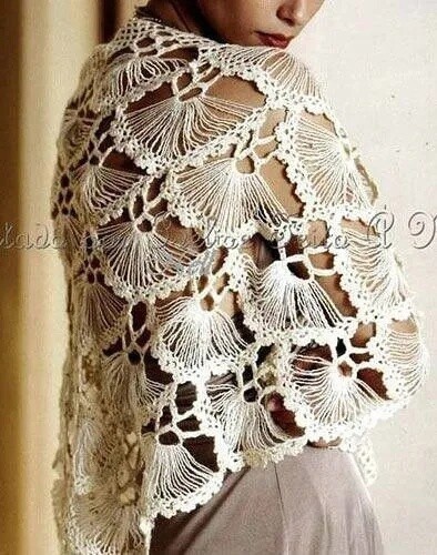 Необычная кружевная шаль