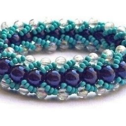 ​Разноцветный браслет из бисера и бусин