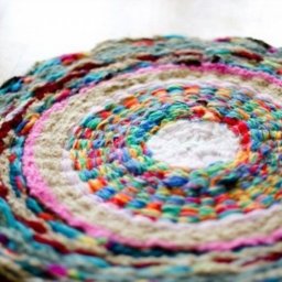 Плетение коврика с помощью обруча