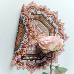 ​Разноцветная салфетка невероятной красоты