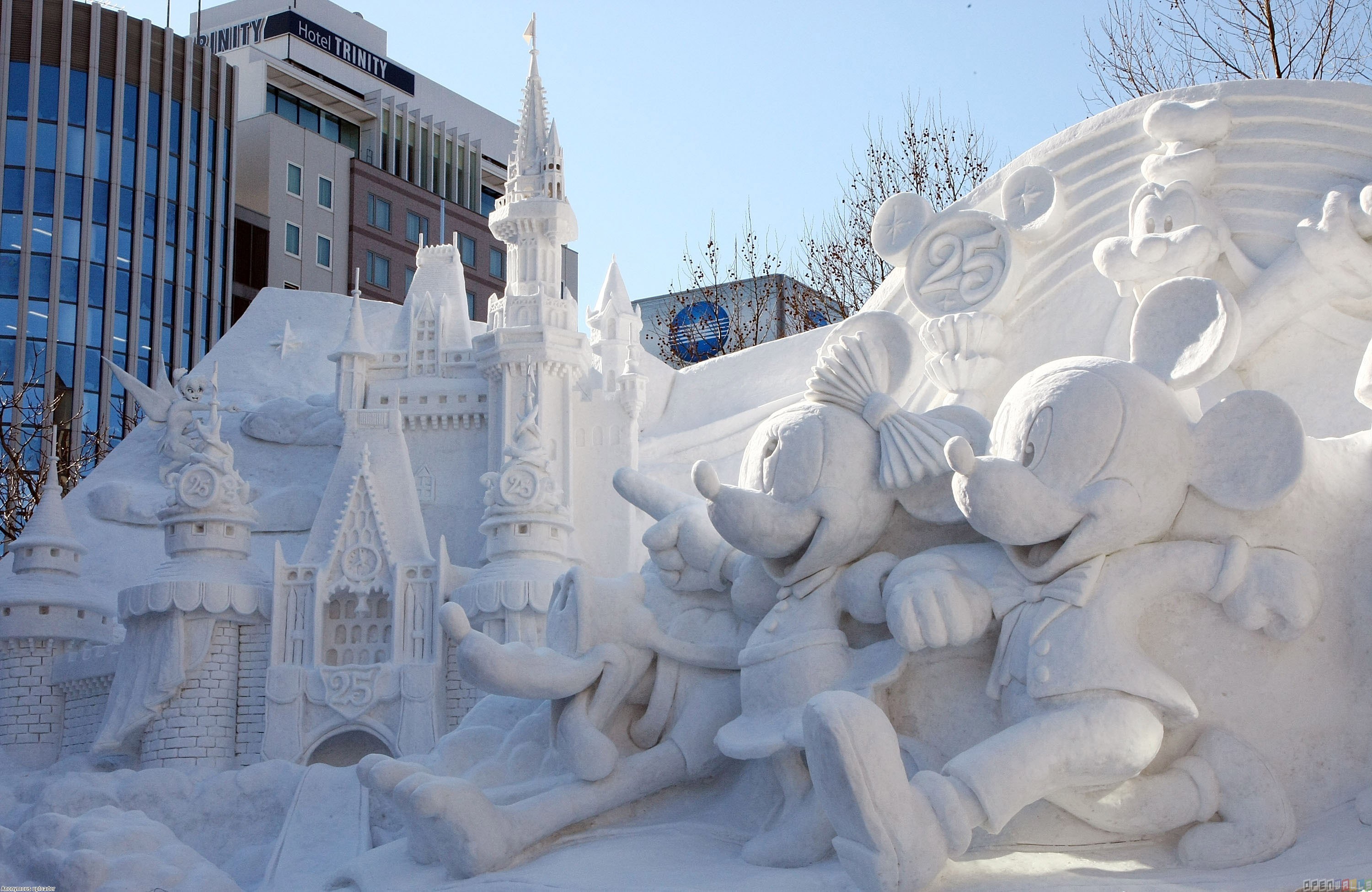 Снежные фигуры. Фестиваль снежных фигур в Саппоро. Снежный фестиваль в Саппоро Япония. Фестиваль ледяных скульптур в Саппоро. Снежные фигуры в Саппоро.