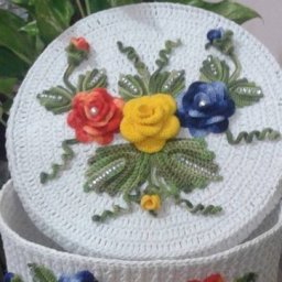 Эффектная вязаная шкатулка