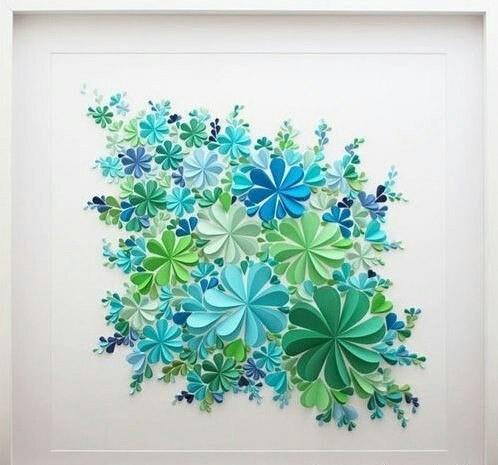 Идея для панно из бумажных сердечек