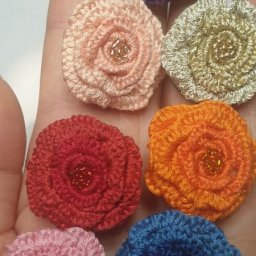 7 брошечек с вышивкой