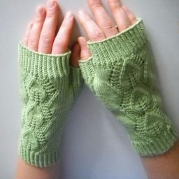 Митенки с узором "Листья"