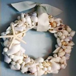 ​Венок из ракушек