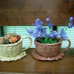 Декоративные чашки из газетных трубочек