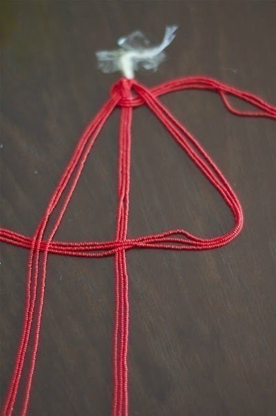 Плетём колье из бисера