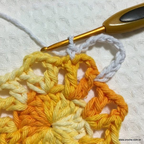 ​Вязаный прекрасный цветок