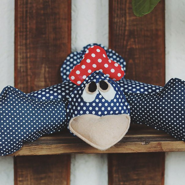 Курочка под дверь для защиты от сквозняков