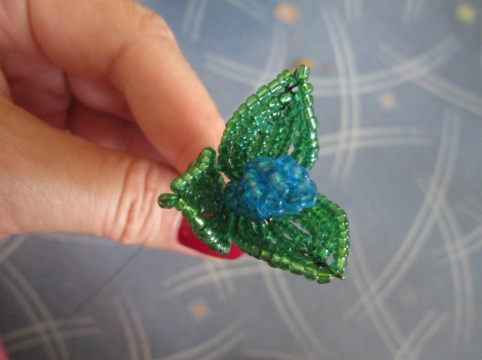 Роскошная фиалка из бисера