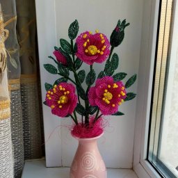 ​Шиповник из бисера