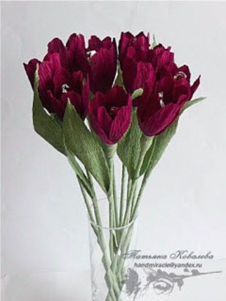 ​Тюльпаны из гофрированной бумаги