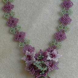 Волшебное сочетание цепочки Сандры Халпенни и малюсеньких цветочков