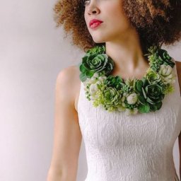 ​Колье из суккулентов