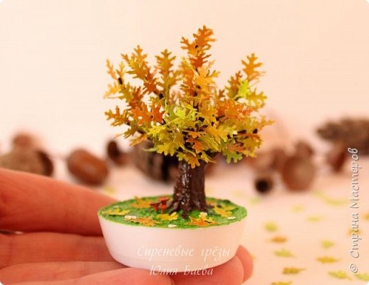 Декоративная миниатюра: осеннее дерево