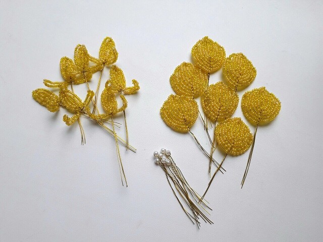 Нарциссы из бисера