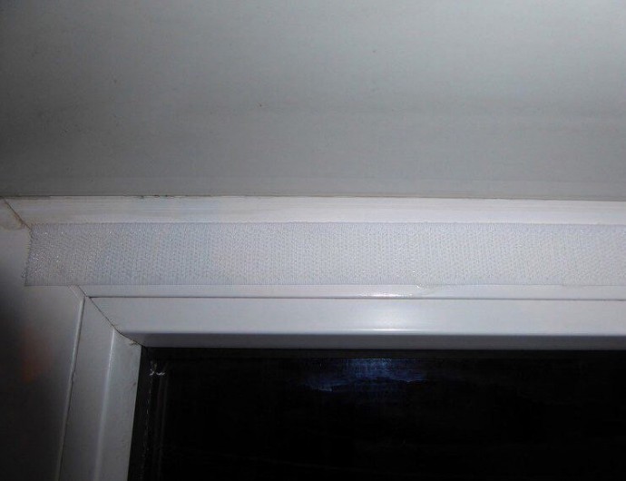 ​Оконные шторки на липучках