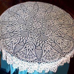 Вязаная скатерть для лучших праздников