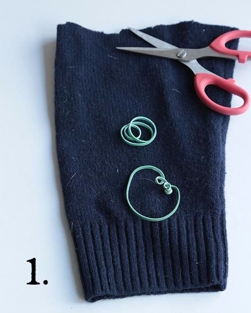 Гномик из верха носка или низа рукава