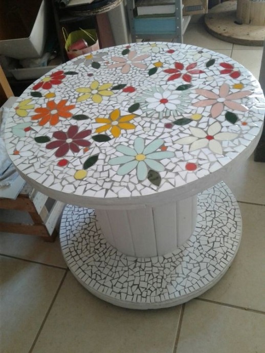 ​Идеи столов с мозаикой