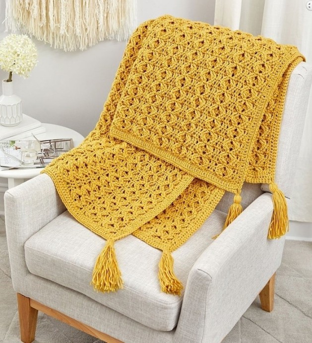 Плед с рельефным узором