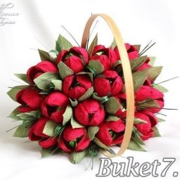 Крокусы из конфет и гофрированной бумаги