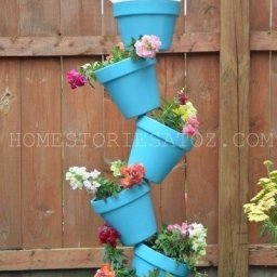 Оригинальная вертикальная клумба