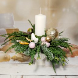 Новогодние композиции с еловыми ветками и свечами