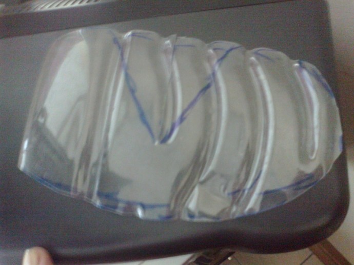 Попугай Кеша из пластиковых бутылок