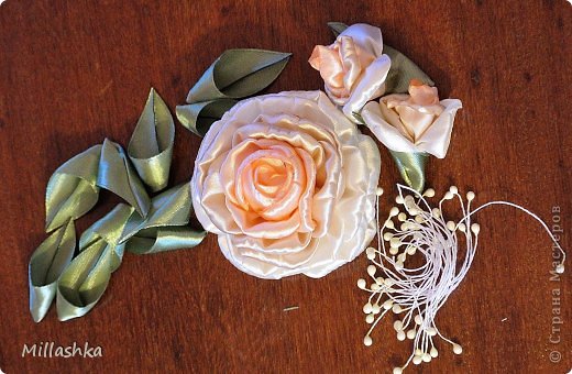 Роскошная пышная роза Роскошная пышная роза