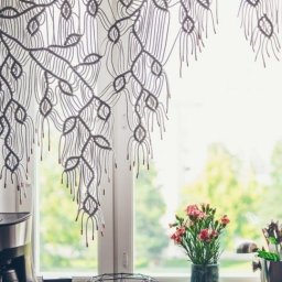 Занавески в виде листиков а технике макраме