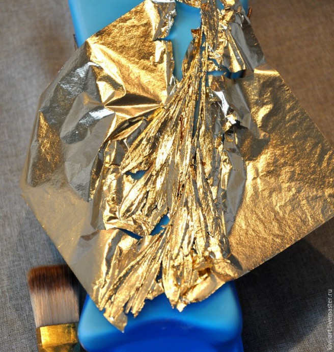 Эффектный декор стеклянной вазы "Золотой дождь"