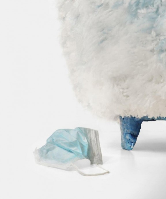 Пуфик из одноразовых масок