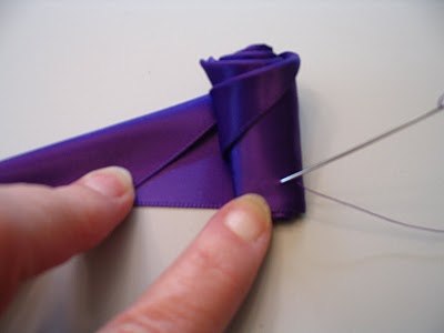 Розочка из лент Розочка из лент