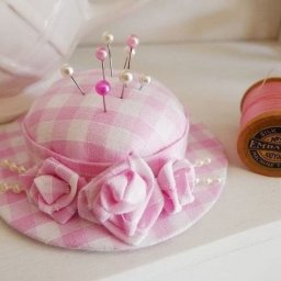 Игольница в виде шляпки