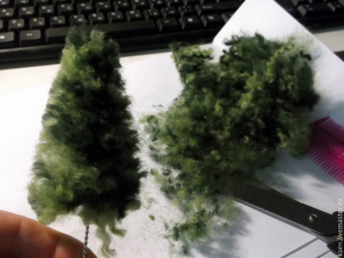 Декоративная ёлка из пряжи