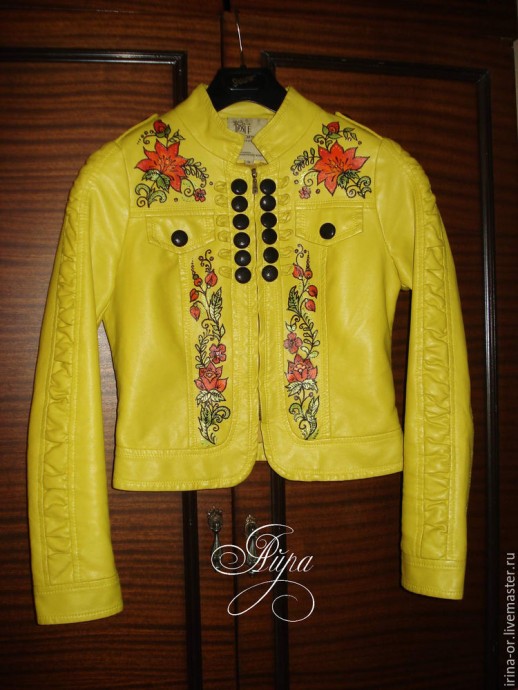 Роспись куртки в русском стиле