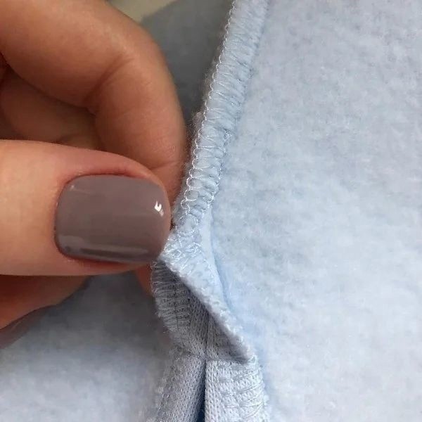 Обработка боковых разрезов на свитшоте