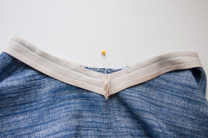 ​Техника обработки проймы косой бейкой