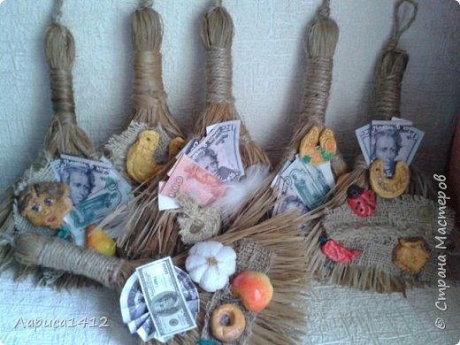 Веники-обереги из рогожи Веники-обереги из рогожи