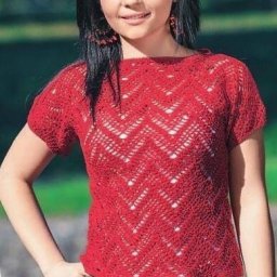 Красный пуловер