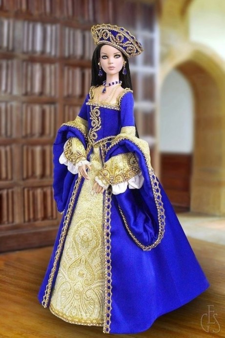 Куклы в исторических костюмах