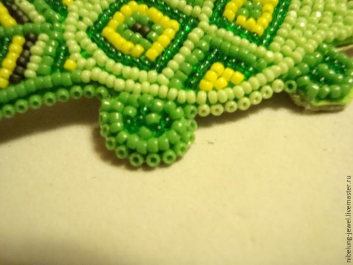 Утконос в этническом стиле