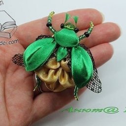 Оригинальная брошь-жучок из атласной ленты: мастер-класс