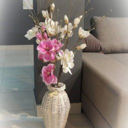 ​Плетем вазочку из газетных трубочек: мастер-класс