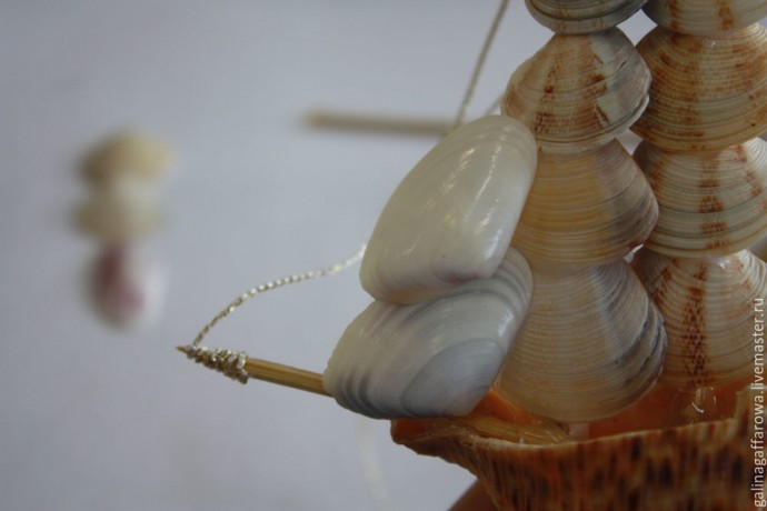 Кораблик из морских ракушек